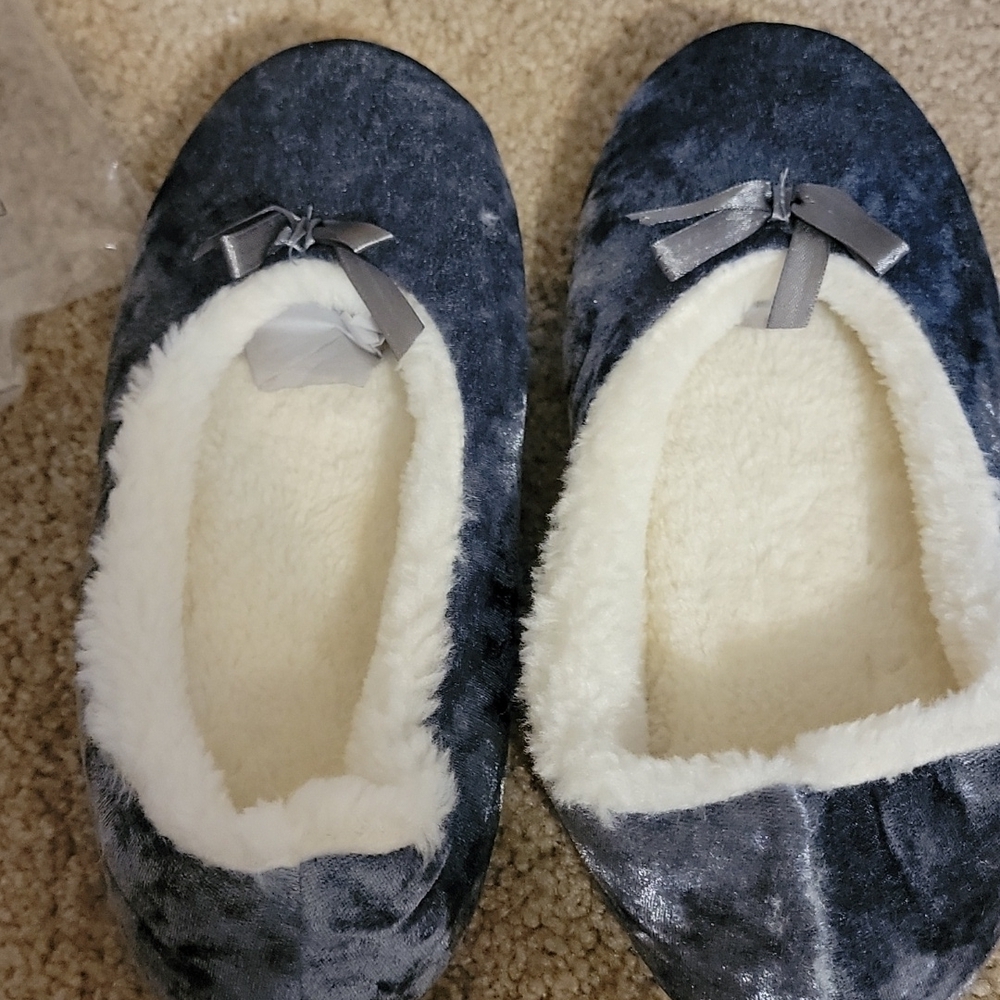 Avon slippers - Picture 2 of 4